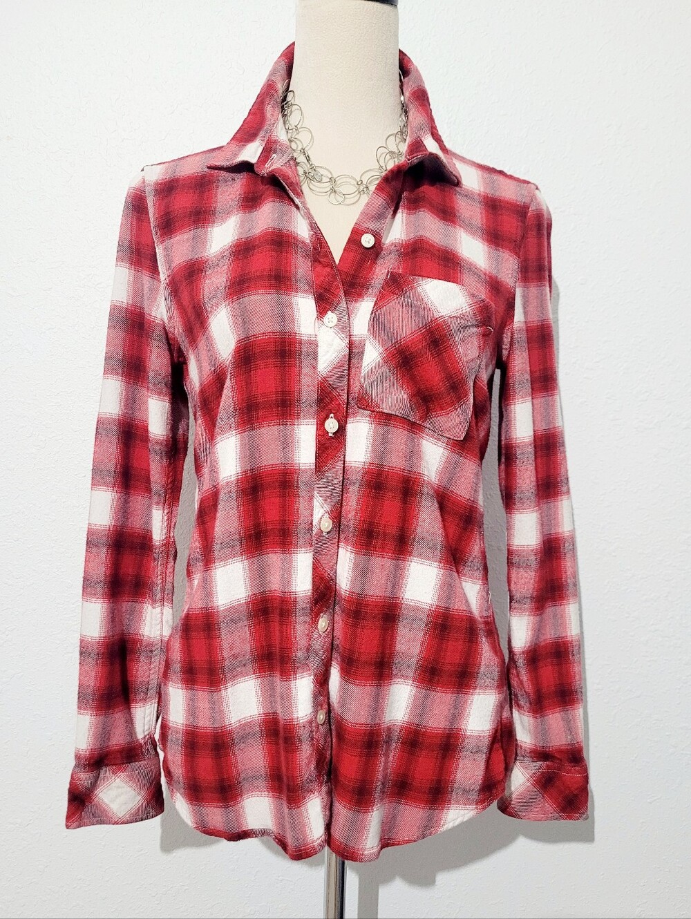 GAP Red Plaid Flannel Shirt Size Medium Woman Button Front Casual Top Flannel - Picture 2 of 11